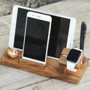 Деревянная подставка для смартфона iPhone Family